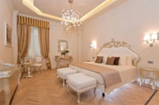 โรงแรมแกรนด์ ดาวินชี