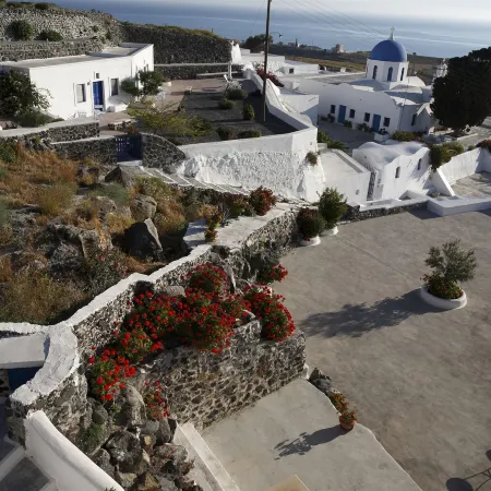 Aghios Artemios Traditional Houses Отели рядом с достопримечательностью «Пляж мыса Колумбо»