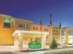 La Quinta Inn & Suites by Wyndham Little Rock - West