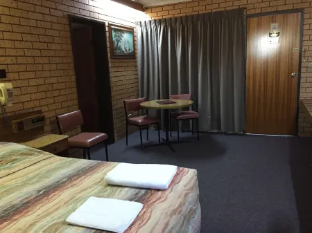 Lakeview Motel Отели в г. Кобрам