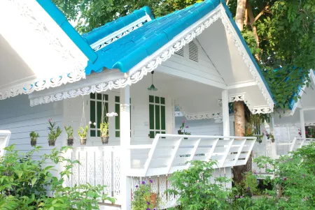 Baan Luang Harn Отели рядом с достопримечательностью «Wat Tha Ka Rong»