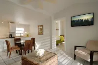Ellas Cottages - Key West Historic Inns