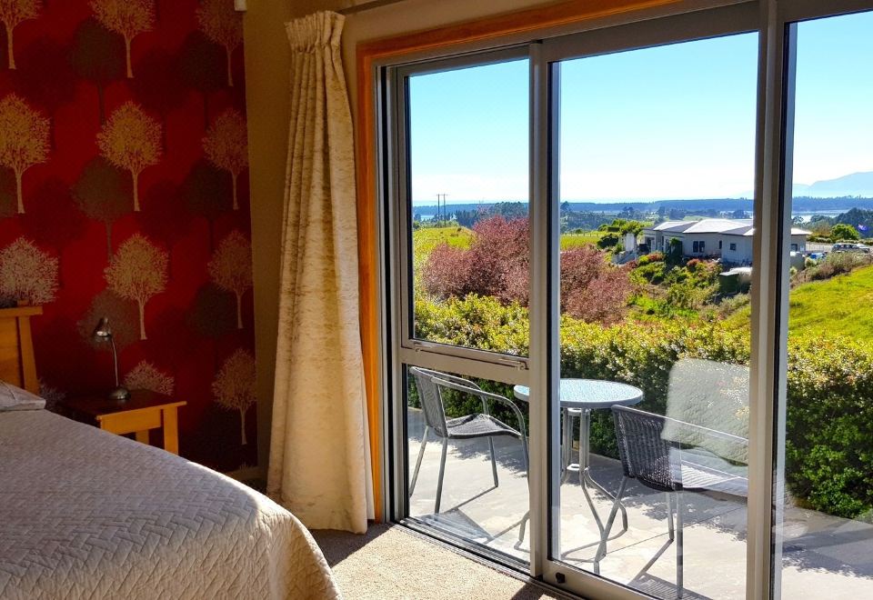 Redvale Ridge B&B
