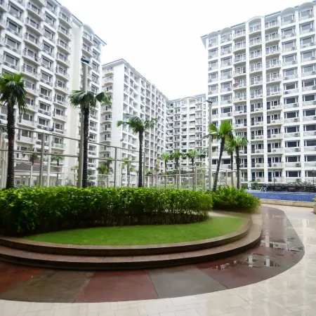 Extremeli Suites