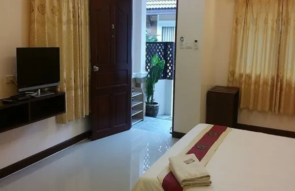 薩拉精品泳池度假村