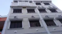 Legenda Beril Hostel Hotel dekat Simpatik Aquarium