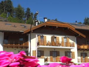 "Garnì Manuela" ALBERGO B&B APPARTAMENTI per vacanza in RESIDENCE a Cavalese - VAL DI FIEMME - Dolomiti del Trentino