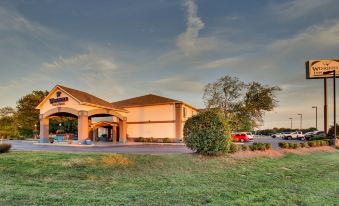 Wingfield Inn & Suites