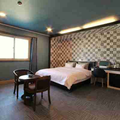 GoldenRoot Hotel in Gimhae Rooms