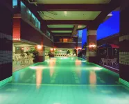 Cheng Pao Hotel - Rooftop Pools