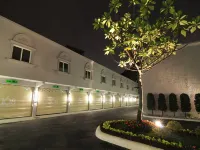 168 motel 桃園館 鄰近桃園中正公園的酒店