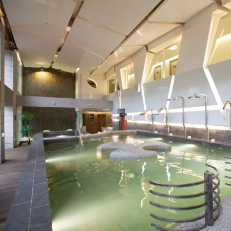 Ya-Nold Hot Spring Hotel