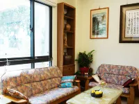 Pottery Flower B&B Hotels near Jiji Train Station