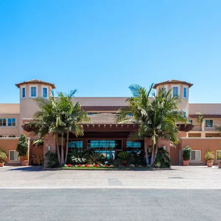 Grand Pacific Palisades Resort Отели рядом с достопримечательностью «Флауэр Филдс»