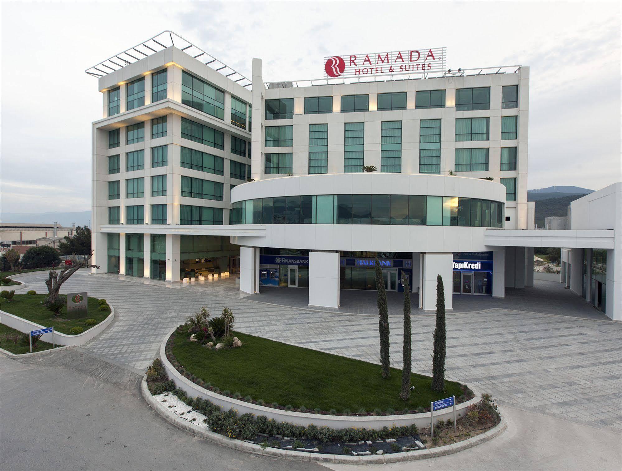 Ramada Hotel & Suites by Wyndham Izmir Kemalpasa