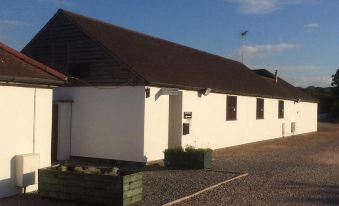 The Dark Barn Lodge - Guest House