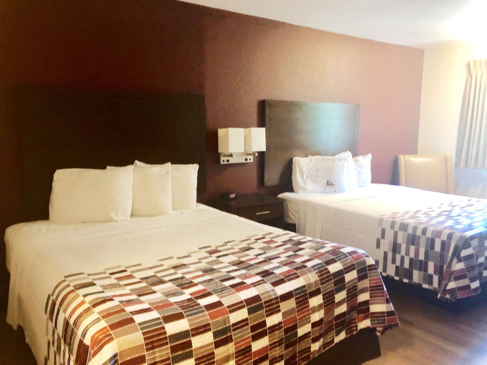 Evergreen Inn & Suites Portland