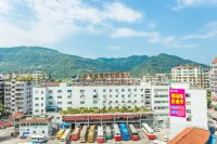 Yunyang Xiangsheng Hotel - Mountain view