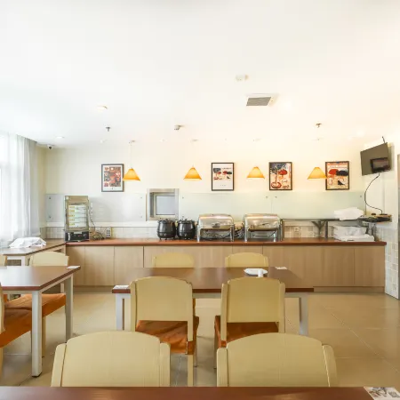 Homeinn Huayi Collection Hotel (Baoding Love Square Great Wall Technology Center)