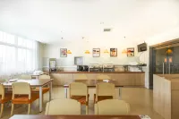 Homeinn Huayi Collection Hotel (Baoding Love Square Great Wall Technology Center) - 2-Star