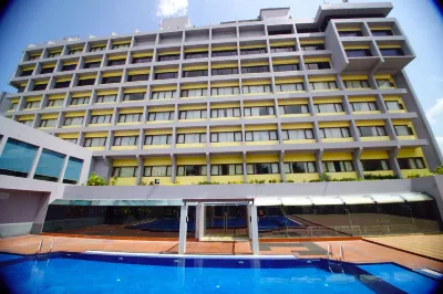 Dolphin Hotel Hotels near Plaja 3 Papuci