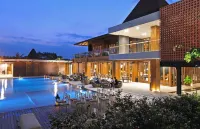 Djoglo Luxury Bungalow Hotels in Jabung