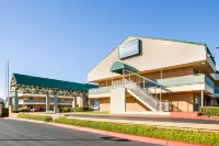 Rodeway Inn & Suites South of Fiesta Park Hotels in San Antonio