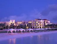 Shangri-La Hotel Apartments Qaryat Al Beri Hotel di Abu Dhabi