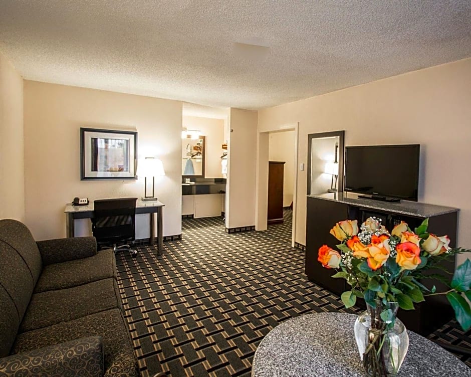 Quality Inn & Suites Sebring North at Sun 'N Lake