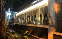 Hotel Wisma Djaja Syariah - Parkplatz