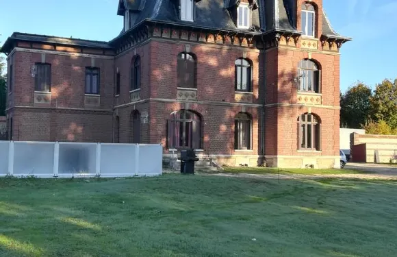 格呂謝瓦拉瑟城堡酒店