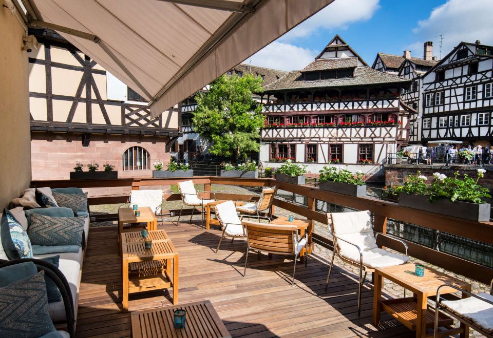 4. Hôtel & ..
