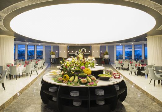 2. 므엉 탄 럭셔리..