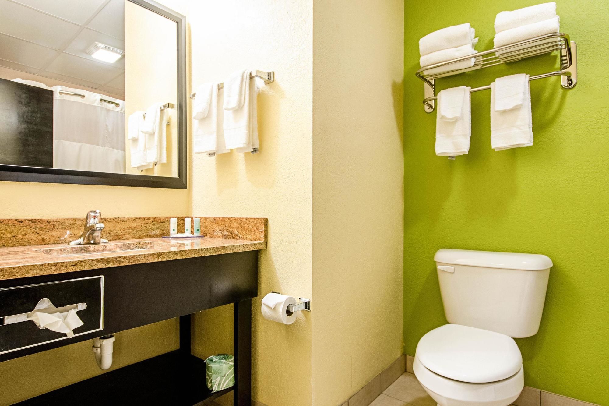 Quality Inn & Suites Glenmont - Albany South