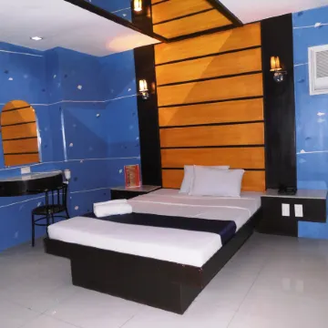 Harts Hotel Quezon City Отели рядом с достопримечательностью «Павильон для мероприятий Elements at Centris»