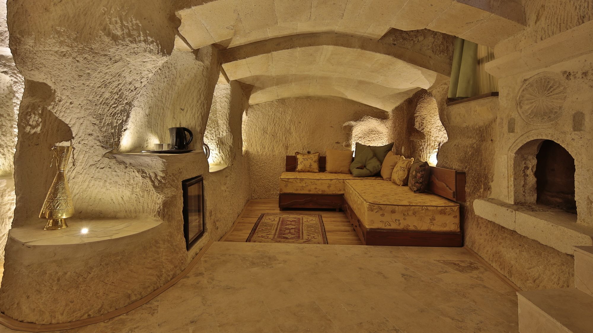 Golden Cave Suites