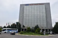 Pullman Bucharest World Trade Center فنادق في 