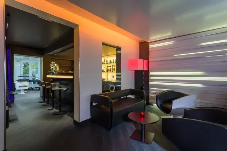 Hôtel Félicien Отели рядом с достопримечательностью «Лебединый о.»