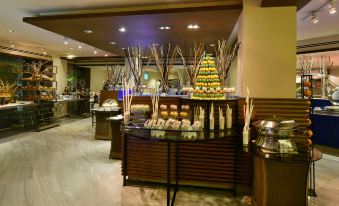 Radisson Blu Dhaka Water Garden
