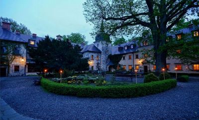 庭 ザメク クリチュクフ セントラム コンフェレンツィーノ ヴィポチェンコヴェの写真