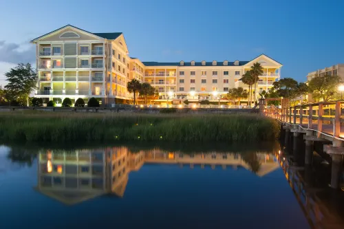 Courtyard Charleston Waterfront Hotels in Charleston