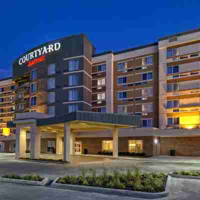 Courtyard by Marriott Westbury Long Island Hotel Exterior