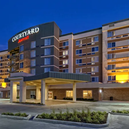 Courtyard Westbury Long Island
