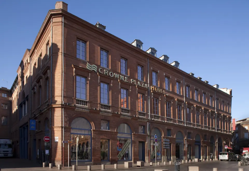 Toulouse’s Rosy Hues: A Guide to the Pink City’s Most Charming Luxury Hotels