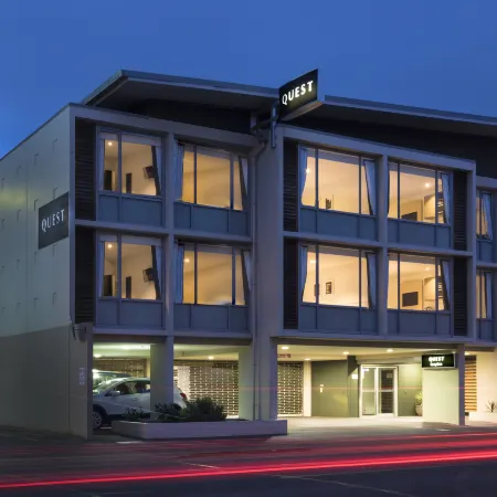 Quest Dunedin Serviced Apartments Отели рядом с достопримечательностью «Рослин»
