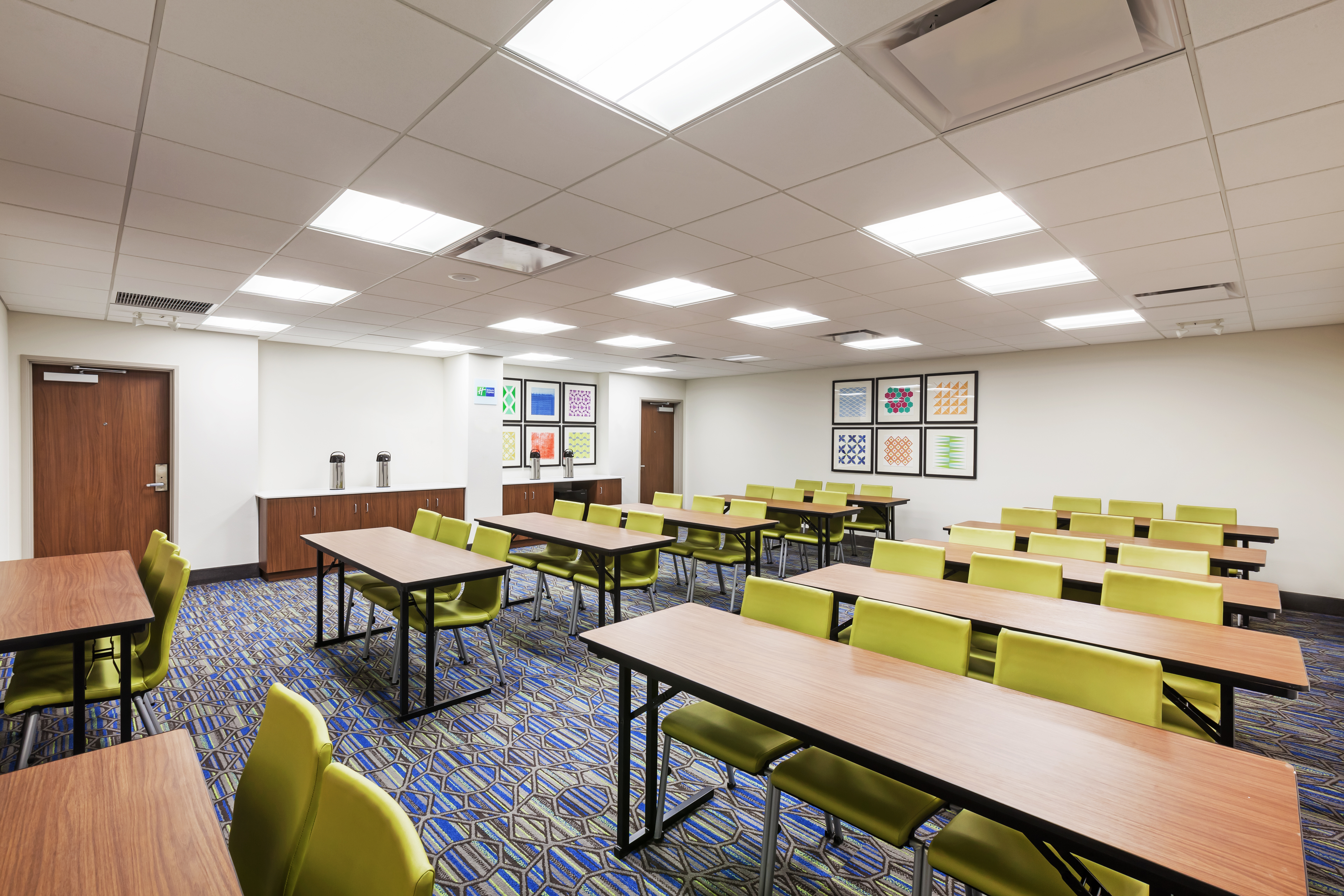 Holiday Inn Express & Suites Lenexa - Overland Park Area, an Ihg Hotel