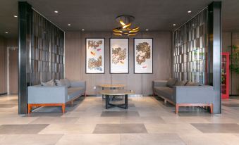 Jinjiang Inn Select (Shanghai Kangqiao Industrial Zone Luoshan Road Metro Station)