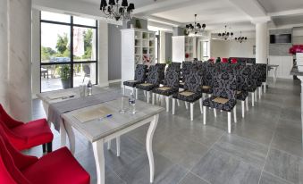 White Rock Castle Suite Hotel & Spa