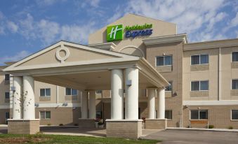 Holiday Inn Express Devils Lake