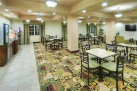 Spark by Hilton Pecos - breakfast